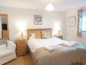 Garth Cottage-spacious family and dog friendly, two bedrooms both with ensuites. - Image 5