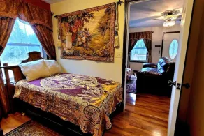 The Sovereign Suite - Cozy And Convenient With Home Theater - Image 5