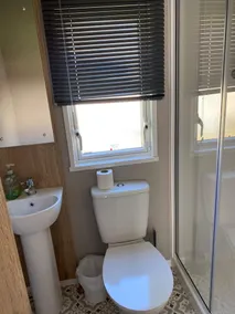 Coghurst Hall Holiday Home Sleeps 6, 2 bedrooms - Image 2