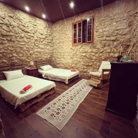 Ultimate experience of living in a traditional Legacy with a natural setting - Image 3