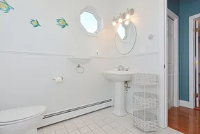 Harbortown Hideaway - Image 3