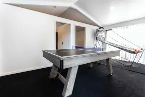 6 Bed 5 Bath Urban Getaway Ipswich Central - Image 3