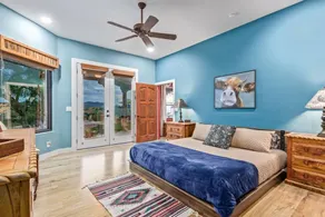 Stunning Secluded Ranch, Sleeps 6 Comfortably, Pool & Jacuzzi - Image 5