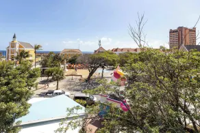 Historic Charm & Urban Comfort in Punda, Curaçao - Image 2