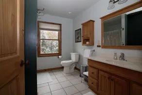 Beautiful, family-friendly home in private wilderness setting - Image 3