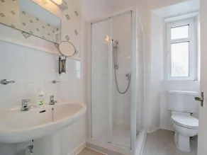 Dunoon - Sleeps 17 - Group Retreat with Parking - Image 3