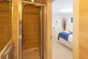 Luxury apartment with beautiful sea views.  Private parking, lift and hot tub. - Image 4