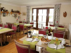 Panoramawohnung am Campingplatz bis 5 Personen, 90 qm im 1. OG mit 3 Schlafzimmer, Balkon mit Blick Richtung See - Image 5