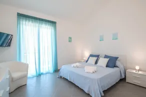 Icaro Apartments - Charming apartment with pool, just a stone's throw from the sea! - Image 3