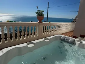Magical Apartment with Jacuzzi and Sea View - Image 5