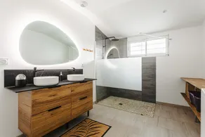 Maison de vacances 'Gîte Panda' avec piscine partagée et SPA, Wi-Fi et climatisation - Image 2