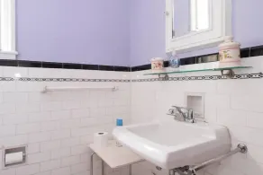 Artsy Homey Rowhouse, 3bdrm & office, quiet urban area, free parking, fast WiFi - Image 5