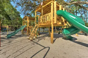 Steps to Beach! Top-Floor Condo in Hilton Head - Image 2