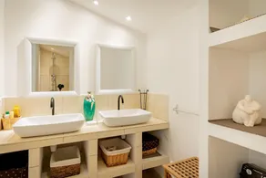Bungalow 59 - Mini Villa on the beach \"feet in the water - Image 2