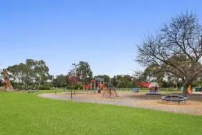 Adelaide Style Accommodation-Close to City-North Adelaide-3 Bdrm- FREE Parking - Image 2