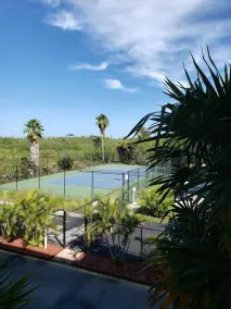 Two-bedroom, two-bath condo close to the Ocean. Full kitchen, living r & balcony - Image 4