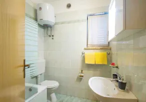 Holiday apartment with air conditioning - Image 2