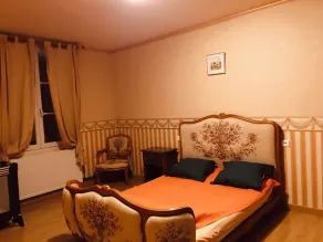 Charmerende bondegård renoveret i Langres land med meget stor have og stald - Image 4