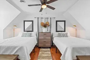 Beautiful and Secluded getaway on 10 acres - Image 5
