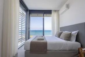 An Impressive Beachfront Luxury Retreat with Private Beach - Image 3