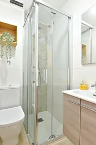 Spacious quiet apartment 450 meters to the beach, huge patio, communal pool. - Image 5