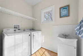 Waterfront Oasis! Ready to Make a Splash? - Image 2