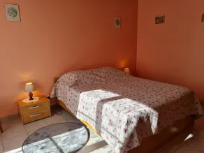 Independent house with enclosed yard 1km from village - Image 5