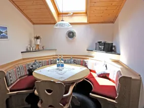Ferienwohnung Watzmann, 2-4 Personen, 76 qm, Dusche/WC, Südbalkon, TV, 2 Schlafzimmer, Nichtraucher, Dachgeschoss - Image 4