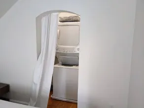 Downtown home blocks to the beach w/ king bed, deck fire pit & air conditioning - Image 3