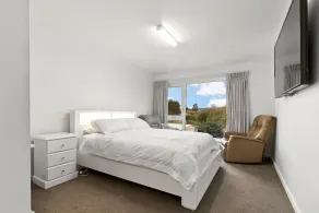 Executive Home, Stunning Location, Launceston - Image 4