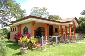 Deje atrás el frío, invierno en el paraíso tranquilo y seguro de Costa Rica - Image 5