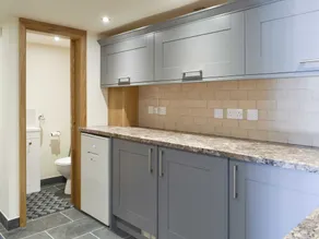 2 bedroom accommodation in Cwm Cyfnal - Image 2