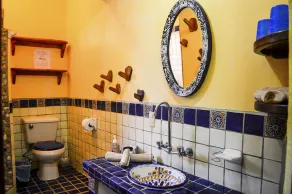 Fresh & bright suite, private kitchen, amazing garden view, walk to beach, yoga - Image 5