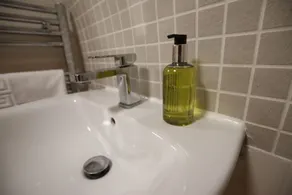 Clásico-Apartamento-Baño privado - Image 4