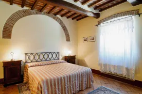 Independent Apartment in Farmhouse with private garden and pool- Cortona - Image 5