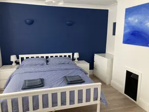 Highcliffe holiday flat with parking - Image 3