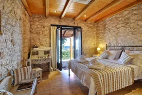 Villa Fioretta - Four Bedroom Villa, Sleeps 8 - Image 3