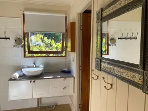 NEAR MONTVILLE ... LATE CHECK-OUT ON SUNDAYS OF 5pm ... when booking a weekend - Image 2