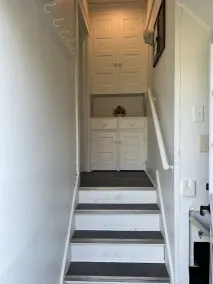 Charming 3 BRM family home in quiet neighborhood. 2 blocks from Lake Ontario. - Image 2
