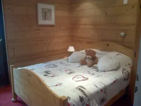 Cozy Apartment for 4 with Balcony, Parking & Pet Friendly - Near Ski Lifts & Town Center - Image 4
