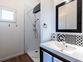 Smuk lejlighed for 4 personer med pool, klimaanlæg, WIFI, TV, terrasse og kæledyr tilladt - Image 3