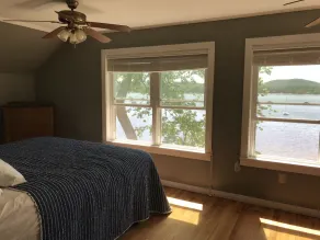 Vacker utsikt @ 4-säsong Lake House, 4 sovrum, 2 BA, 100 \"av privat sandstrand - Image 3