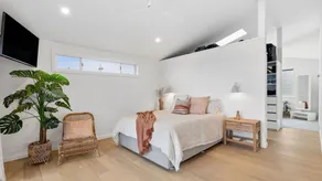 Sun Kissed Getaway - Luxe Stay with Plunge Pool in Mollymook Beach - Image 5