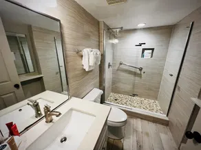 Ocean View 2BR - Pool, Private Beach & Near Parks - Image 2