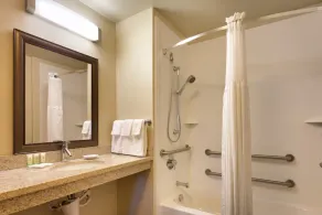 Heated Pool & Hot Tub + Free Breakfast Buffet. Great Location! Close to Jordan Landing - Image 4