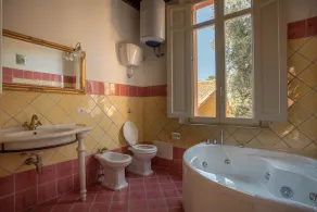 App. for 6 person in the centre with jacuzzi & pool - Image 3