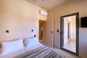 Kaliva Residence, Luxe sea front villa-heated pool - Image 4