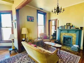 Charming historic apartment turned antique store near the town square - Image 2