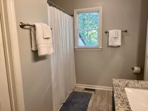 Comfortable, Clean, and Convenient to Everything! - Image 4