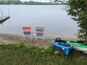 WATER FRONT 3 BDR house, Beach Boat Dock Kayak ONLY $890 AVL LABOURDAY WEEKEND - Image 2
